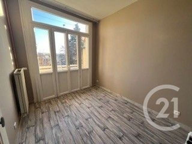 Appartement T3 à louer - 3 pièces - 76.0 m2 - MONTLUCON - 03 - AUVERGNE - Century 21 Pasquet Immobilier