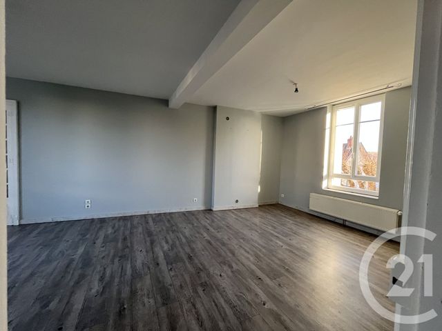 Appartement T3 à louer - 3 pièces - 76.0 m2 - MONTLUCON - 03 - AUVERGNE - Century 21 Pasquet Immobilier