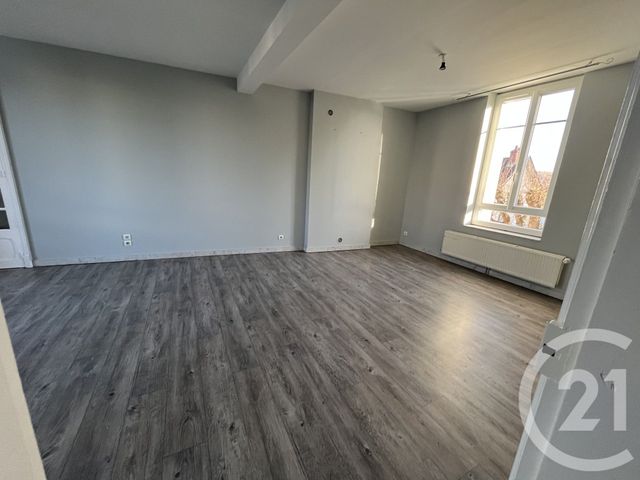 Appartement T3 à louer - 3 pièces - 76.0 m2 - MONTLUCON - 03 - AUVERGNE - Century 21 Pasquet Immobilier