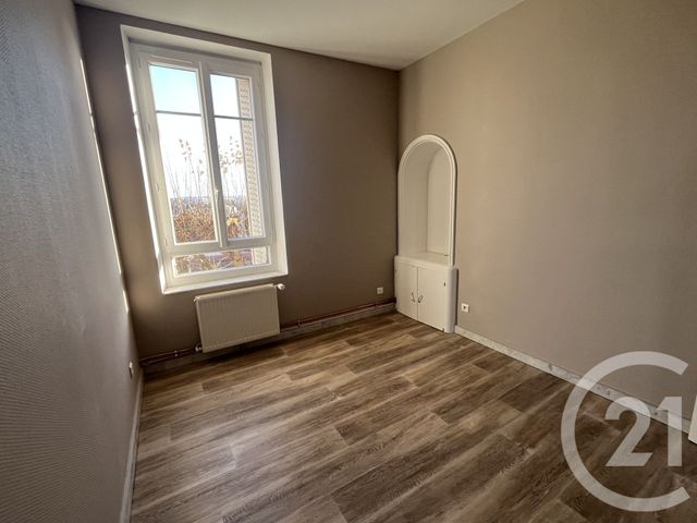 Appartement T3 à louer - 3 pièces - 76.0 m2 - MONTLUCON - 03 - AUVERGNE - Century 21 Pasquet Immobilier