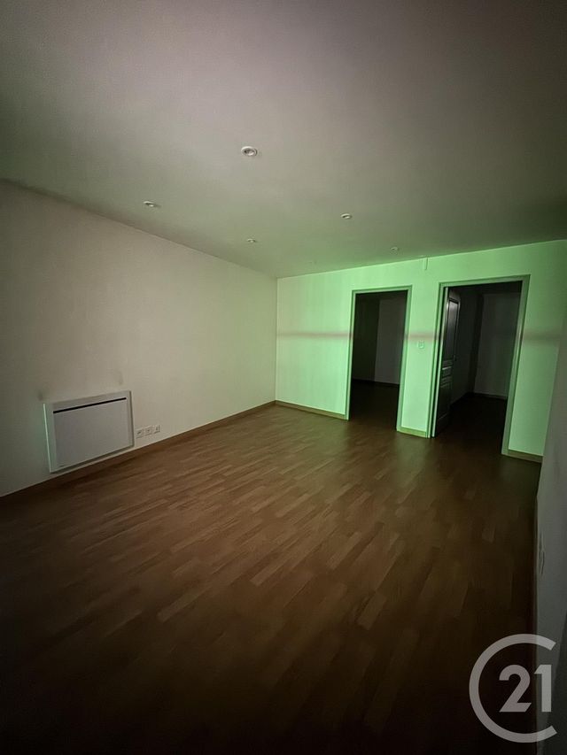 Appartement F3 à louer - 3 pièces - 57.67 m2 - MONTLUCON - 03 - AUVERGNE - Century 21 Pasquet Immobilier