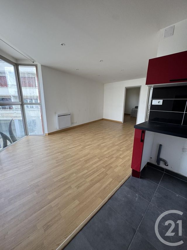 Appartement F2 à louer - 3 pièces - 57.67 m2 - MONTLUCON - 03 - AUVERGNE - Century 21 Pasquet Immobilier