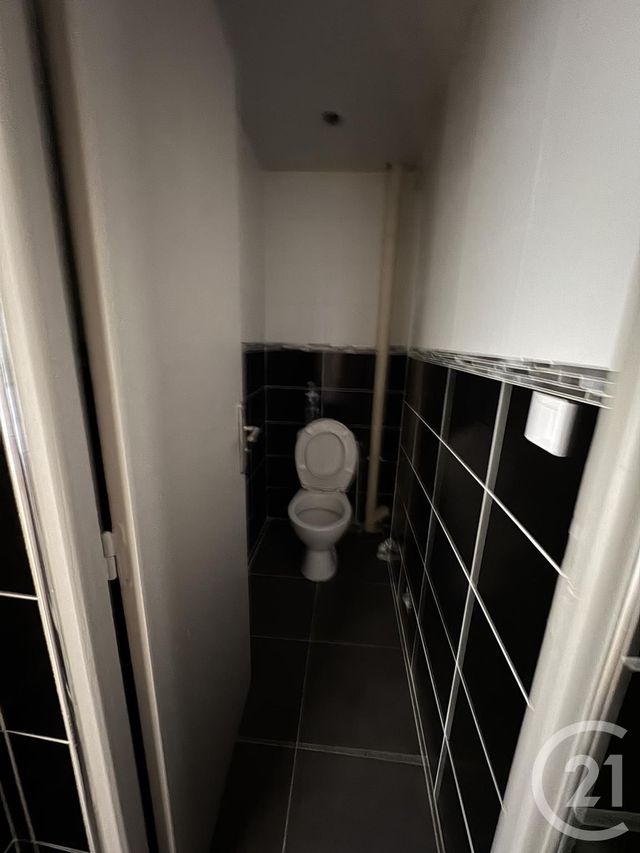 Appartement F2 à louer - 3 pièces - 57.67 m2 - MONTLUCON - 03 - AUVERGNE - Century 21 Pasquet Immobilier