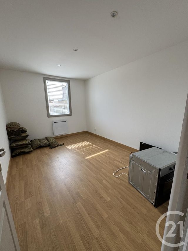Appartement F2 à louer - 3 pièces - 57.67 m2 - MONTLUCON - 03 - AUVERGNE - Century 21 Pasquet Immobilier