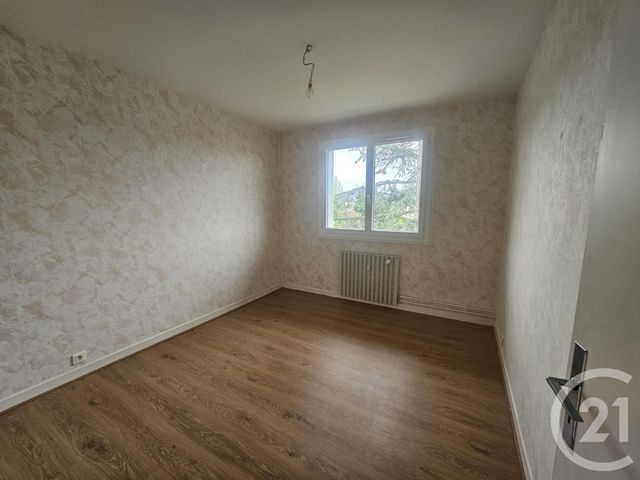 Appartement à louer - 3 pièces - 61.0 m2 - MONTLUCON - 03 - AUVERGNE - Century 21 Pasquet Immobilier
