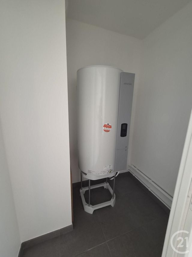 Appartement F2 à louer - 2 pièces - 48.86 m2 - MONTLUCON - 03 - AUVERGNE - Century 21 Pasquet Immobilier