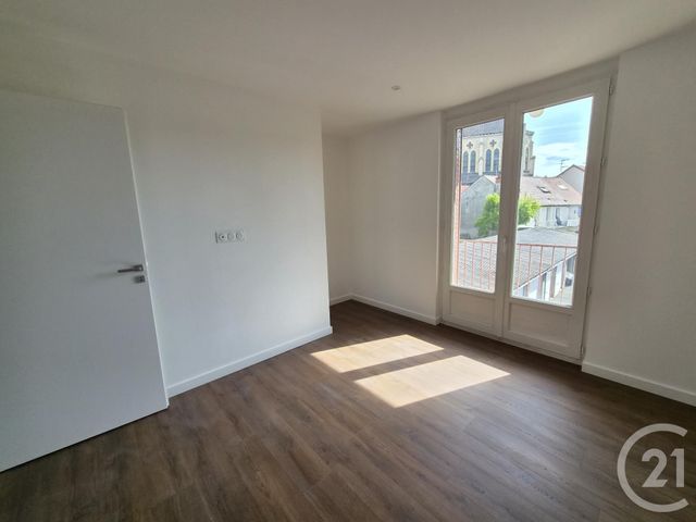 Appartement F2 à louer - 2 pièces - 48.86 m2 - MONTLUCON - 03 - AUVERGNE - Century 21 Pasquet Immobilier