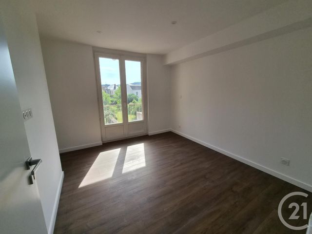 Appartement F2 à louer - 2 pièces - 48.86 m2 - MONTLUCON - 03 - AUVERGNE - Century 21 Pasquet Immobilier