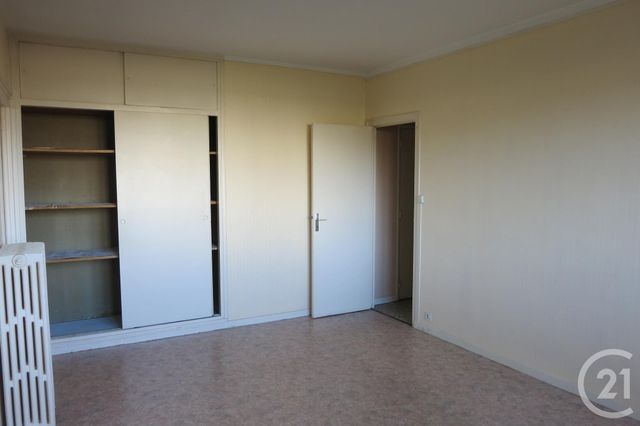 Appartement F1 à louer - 1 pièce - 35.0 m2 - COMMENTRY - 03 - AUVERGNE - Century 21 Pasquet Immobilier