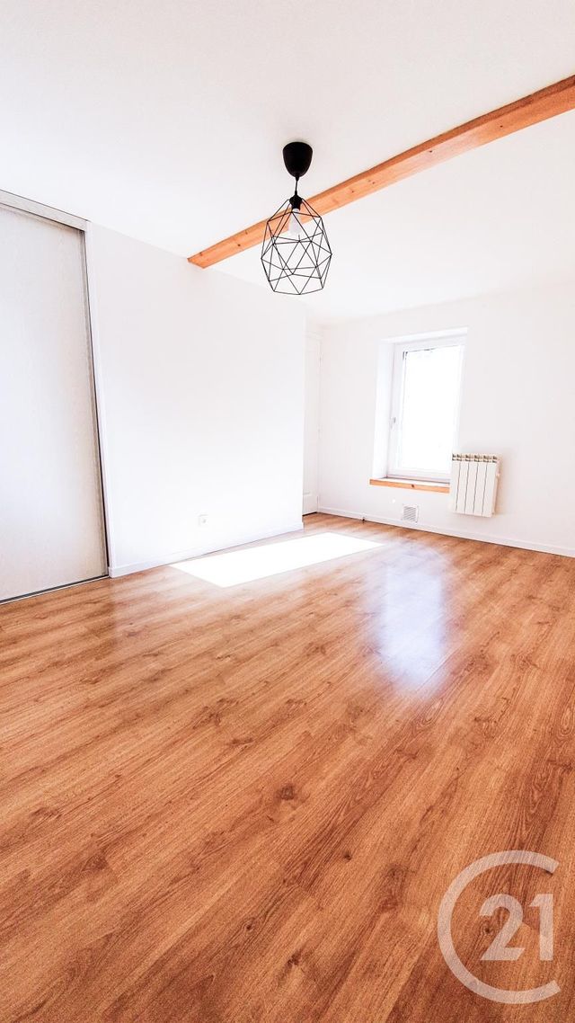 Appartement à louer - 3 pièces - 80.0 m2 - MONTLUCON - 03 - AUVERGNE - Century 21 Pasquet Immobilier