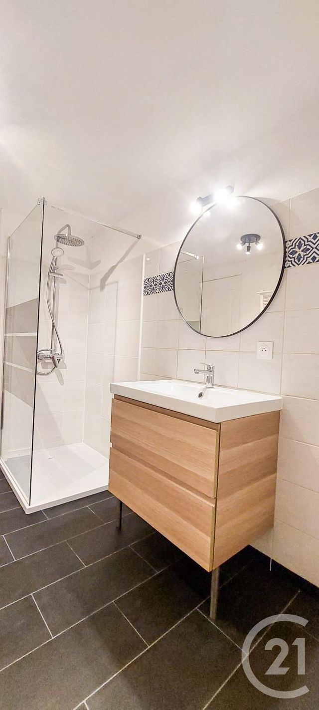 Appartement à louer - 3 pièces - 80.0 m2 - MONTLUCON - 03 - AUVERGNE - Century 21 Pasquet Immobilier