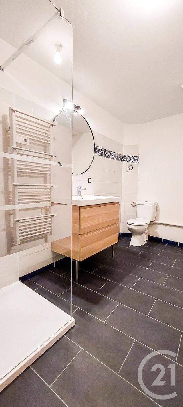 Appartement à louer - 3 pièces - 80.0 m2 - MONTLUCON - 03 - AUVERGNE - Century 21 Pasquet Immobilier