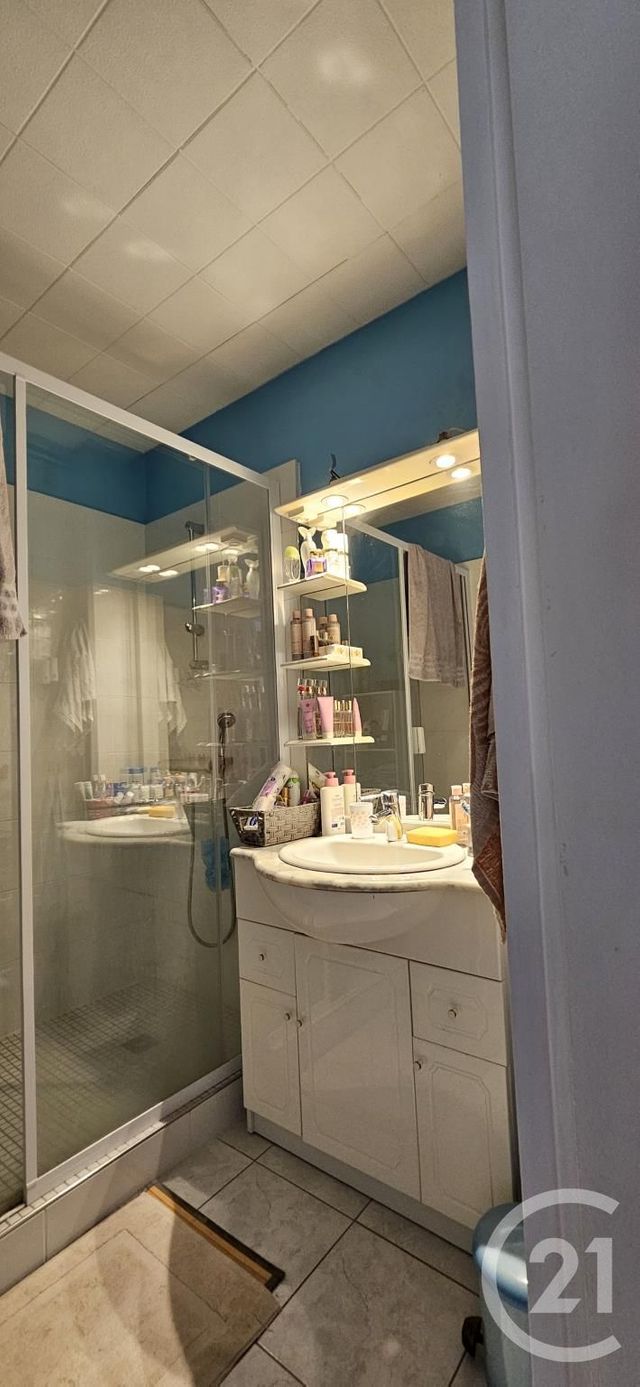 Appartement F4 à vendre - 4 pièces - 70.0 m2 - MONTLUCON - 03 - AUVERGNE - Century 21 Pasquet Immobilier
