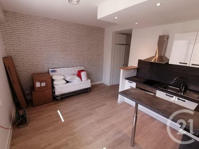 Appartement Studio à louer - 2 pièces - 23.0 m2 - MONTLUCON - 03 - AUVERGNE - Century 21 Pasquet Immobilier