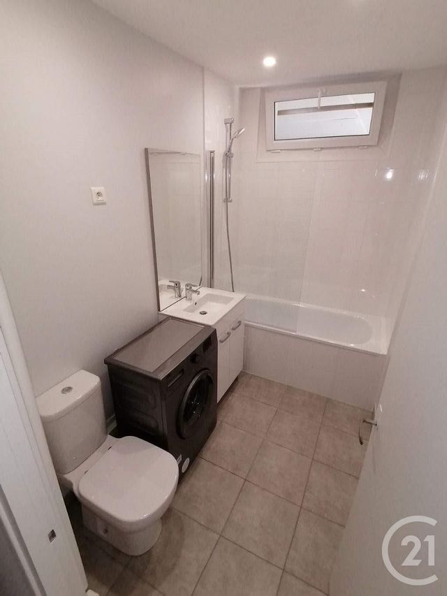 Appartement Studio à louer - 2 pièces - 23.0 m2 - MONTLUCON - 03 - AUVERGNE - Century 21 Pasquet Immobilier