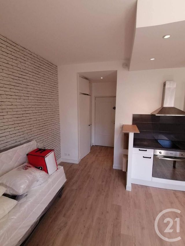 Appartement Studio à louer - 2 pièces - 23.0 m2 - MONTLUCON - 03 - AUVERGNE - Century 21 Pasquet Immobilier