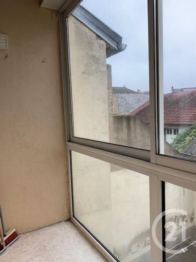 Appartement F2 à louer - 2 pièces - 43.29 m2 - MONTLUCON - 03 - AUVERGNE - Century 21 Pasquet Immobilier