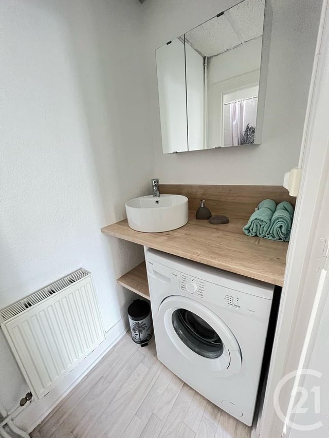 Appartement F1 bis à louer - 2 pièces - 30.0 m2 - MONTLUCON - 03 - AUVERGNE - Century 21 Pasquet Immobilier