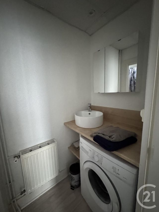 Appartement F1 bis à louer - 2 pièces - 30.0 m2 - MONTLUCON - 03 - AUVERGNE - Century 21 Pasquet Immobilier