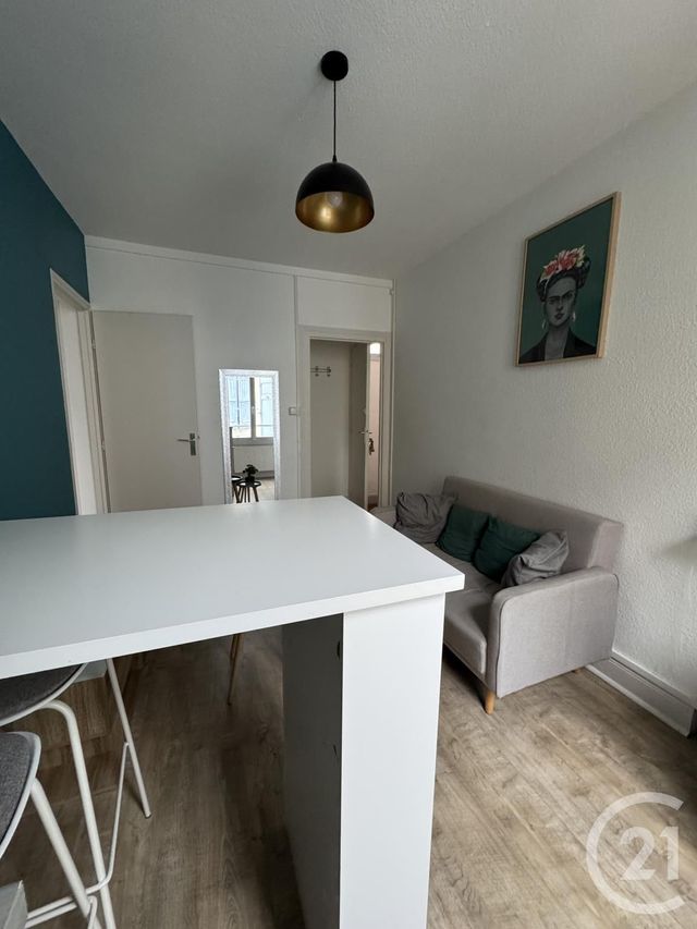 Appartement F1 bis à louer - 2 pièces - 30.0 m2 - MONTLUCON - 03 - AUVERGNE - Century 21 Pasquet Immobilier