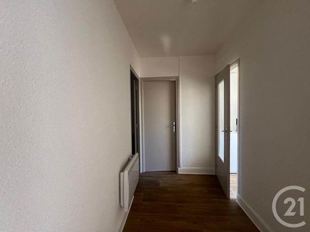 Appartement F1 à louer - 1 pièce - 40.4 m2 - MONTLUCON - 03 - AUVERGNE - Century 21 Pasquet Immobilier