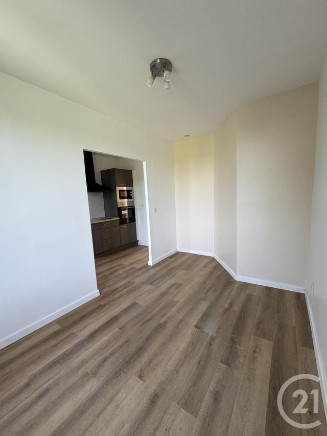 Appartement F3 à louer - 3 pièces - 46.0 m2 - MONTLUCON - 03 - AUVERGNE - Century 21 Pasquet Immobilier