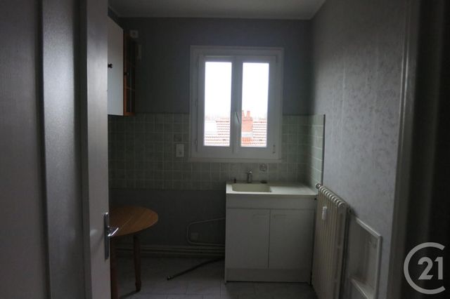 Appartement à louer - 3 pièces - 66.0 m2 - MONTLUCON - 03 - AUVERGNE - Century 21 Pasquet Immobilier
