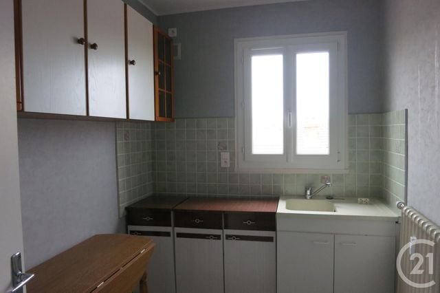 Appartement à louer - 3 pièces - 66.0 m2 - MONTLUCON - 03 - AUVERGNE - Century 21 Pasquet Immobilier