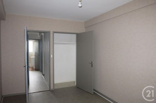 Appartement à louer - 3 pièces - 66.0 m2 - MONTLUCON - 03 - AUVERGNE - Century 21 Pasquet Immobilier