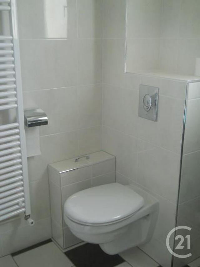 Appartement F2 à louer - 2 pièces - 52.38 m2 - MONTLUCON - 03 - AUVERGNE - Century 21 Pasquet Immobilier