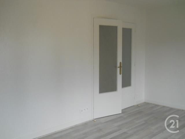 Appartement F2 à louer - 2 pièces - 52.38 m2 - MONTLUCON - 03 - AUVERGNE - Century 21 Pasquet Immobilier