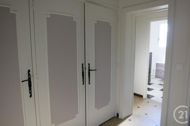 Appartement F2 à louer - 2 pièces - 52.38 m2 - MONTLUCON - 03 - AUVERGNE - Century 21 Pasquet Immobilier
