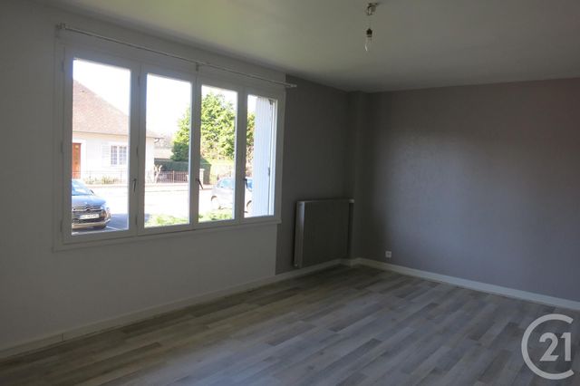 Appartement F2 à louer - 2 pièces - 52.38 m2 - MONTLUCON - 03 - AUVERGNE - Century 21 Pasquet Immobilier