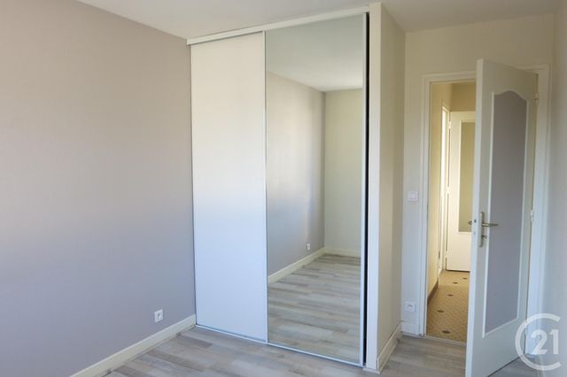 Appartement F2 à louer - 2 pièces - 52.38 m2 - MONTLUCON - 03 - AUVERGNE - Century 21 Pasquet Immobilier