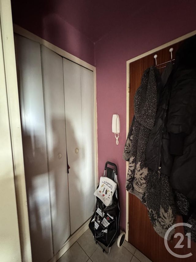 Appartement Studio à louer - 1 pièce - 32.96 m2 - MONTLUCON - 03 - AUVERGNE - Century 21 Pasquet Immobilier