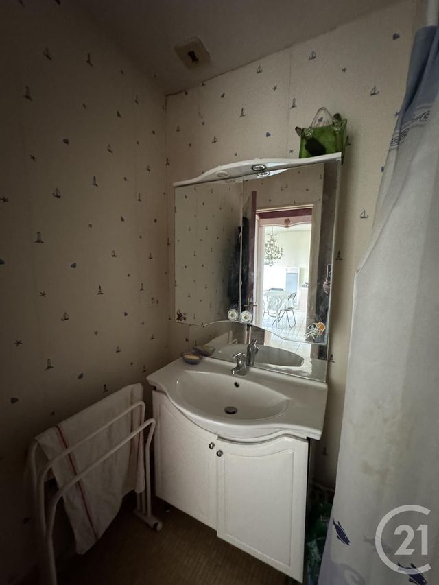 Appartement Studio à louer - 1 pièce - 32.96 m2 - MONTLUCON - 03 - AUVERGNE - Century 21 Pasquet Immobilier