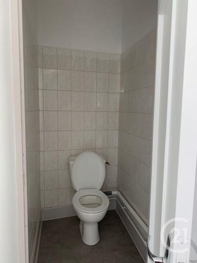 Appartement F3 à louer - 3 pièces - 60.0 m2 - MONTLUCON - 03 - AUVERGNE - Century 21 Pasquet Immobilier