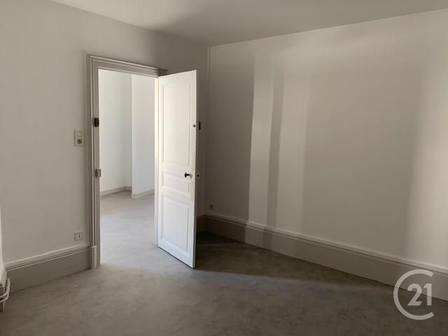 Appartement F3 à louer - 3 pièces - 60.0 m2 - MONTLUCON - 03 - AUVERGNE - Century 21 Pasquet Immobilier