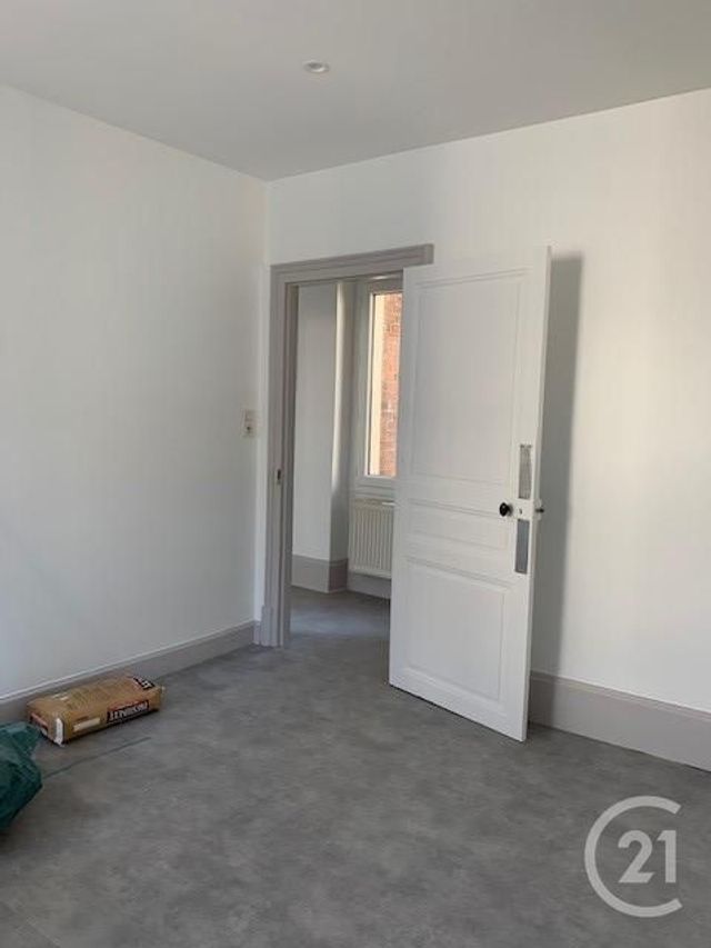 Appartement F3 à louer - 3 pièces - 60.0 m2 - MONTLUCON - 03 - AUVERGNE - Century 21 Pasquet Immobilier
