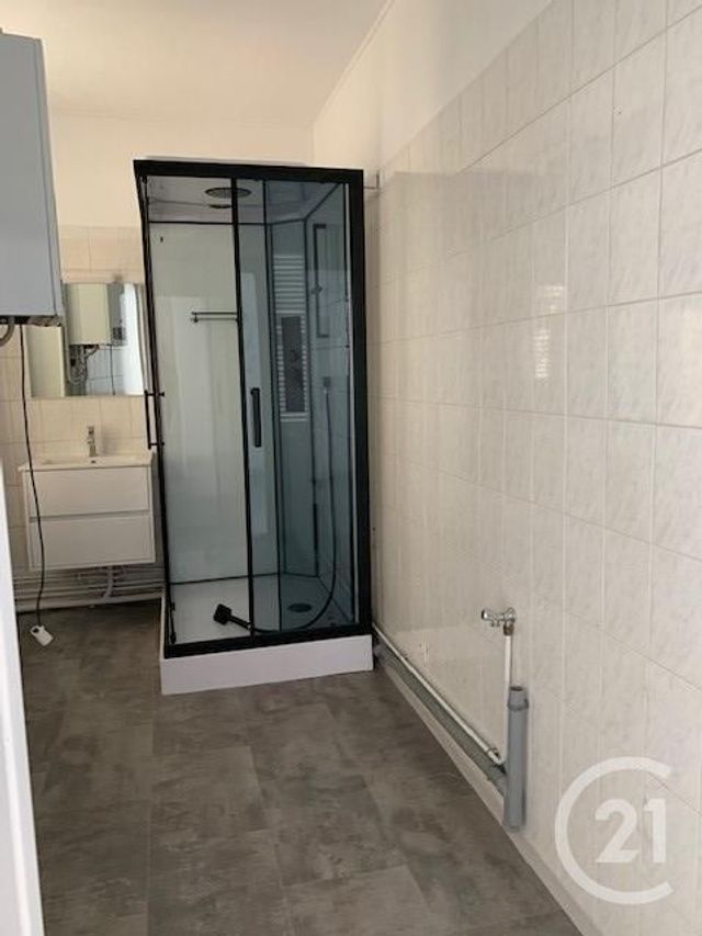 Appartement F3 à louer - 3 pièces - 60.0 m2 - MONTLUCON - 03 - AUVERGNE - Century 21 Pasquet Immobilier