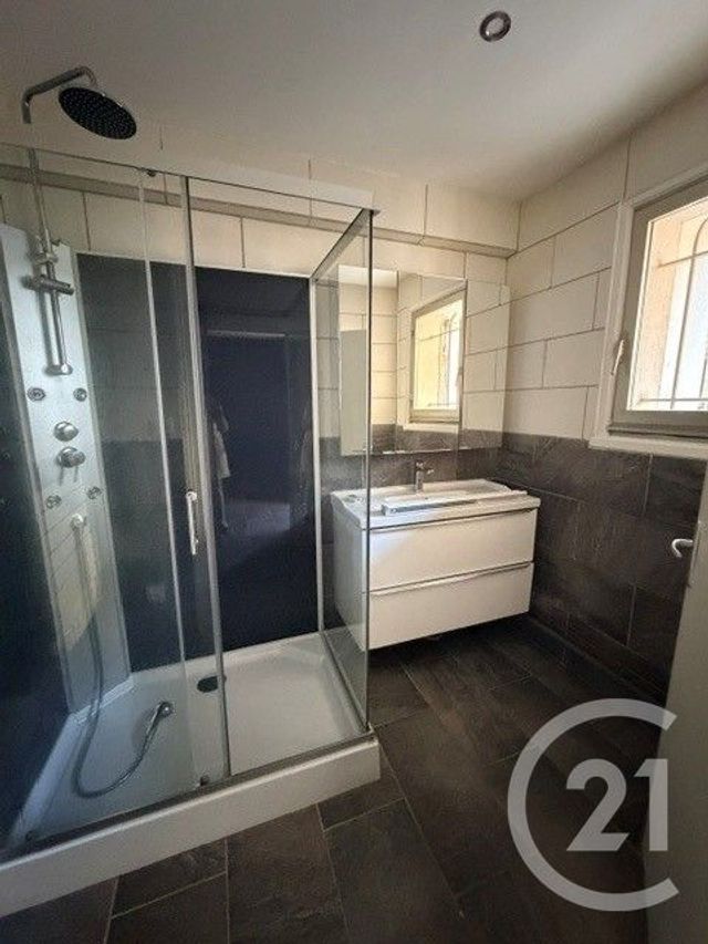 Appartement F1 à louer - 1 pièce - 35.0 m2 - MONTLUCON - 03 - AUVERGNE - Century 21 Pasquet Immobilier
