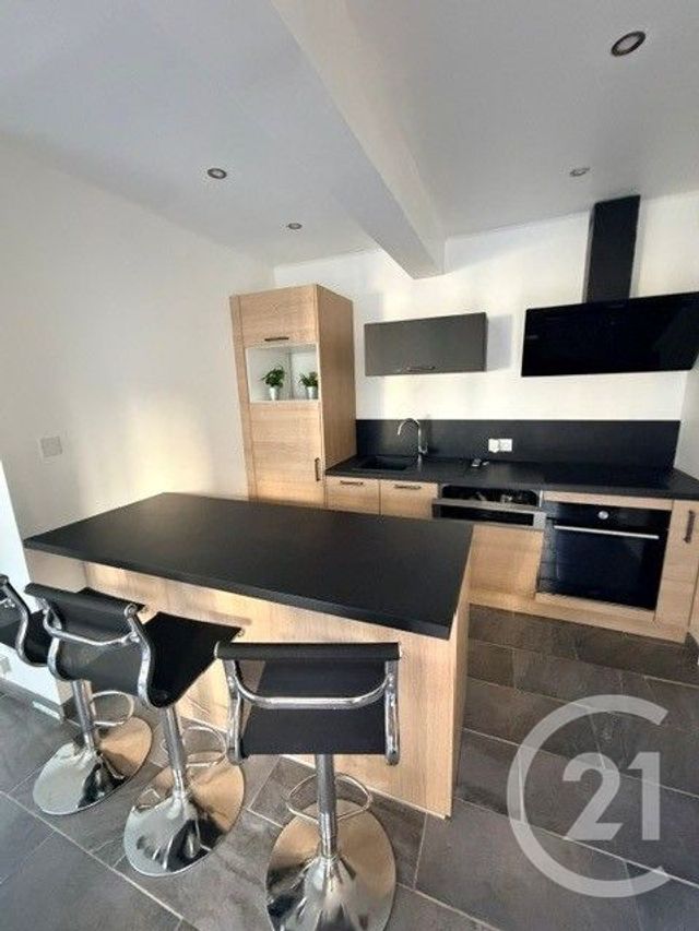 Appartement F1 à louer - 1 pièce - 35.0 m2 - MONTLUCON - 03 - AUVERGNE - Century 21 Pasquet Immobilier