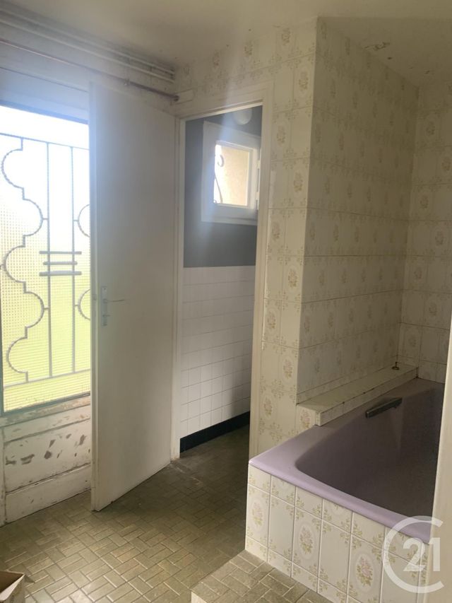 maison à louer - 4 pièces - 123.0 m2 - COMMENTRY - 03 - AUVERGNE - Century 21 Pasquet Immobilier