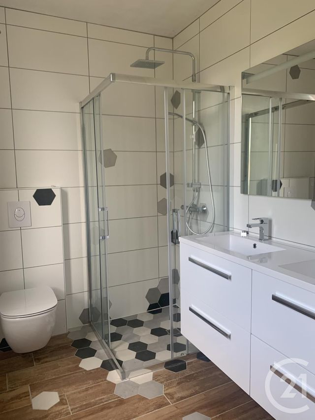 maison à louer - 4 pièces - 123.0 m2 - COMMENTRY - 03 - AUVERGNE - Century 21 Pasquet Immobilier