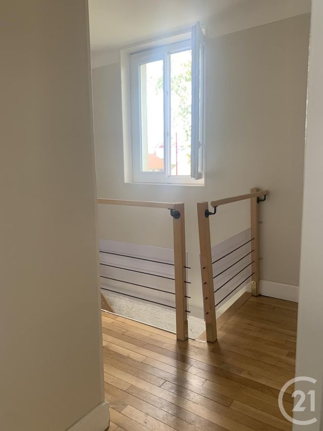 maison à louer - 4 pièces - 123.0 m2 - COMMENTRY - 03 - AUVERGNE - Century 21 Pasquet Immobilier
