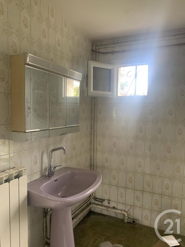 maison à louer - 4 pièces - 123.0 m2 - COMMENTRY - 03 - AUVERGNE - Century 21 Pasquet Immobilier