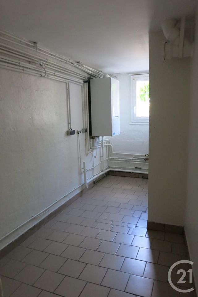 Appartement à louer - 3 pièces - 64.63 m2 - MONTLUCON - 03 - AUVERGNE - Century 21 Pasquet Immobilier