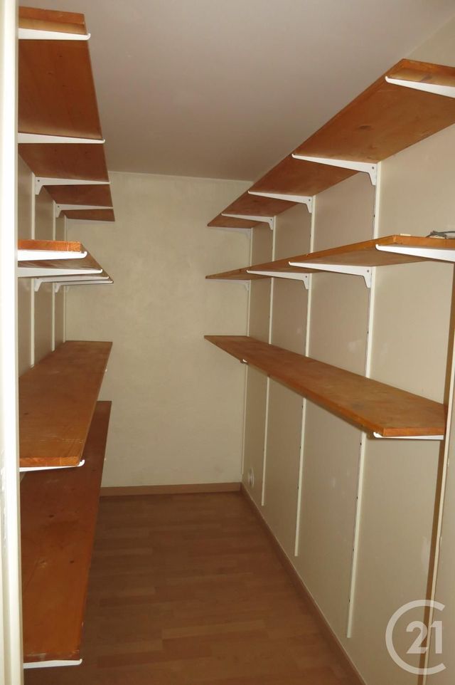 Appartement à louer - 3 pièces - 64.63 m2 - MONTLUCON - 03 - AUVERGNE - Century 21 Pasquet Immobilier
