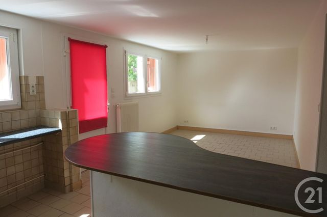 Appartement à louer - 3 pièces - 64.63 m2 - MONTLUCON - 03 - AUVERGNE - Century 21 Pasquet Immobilier