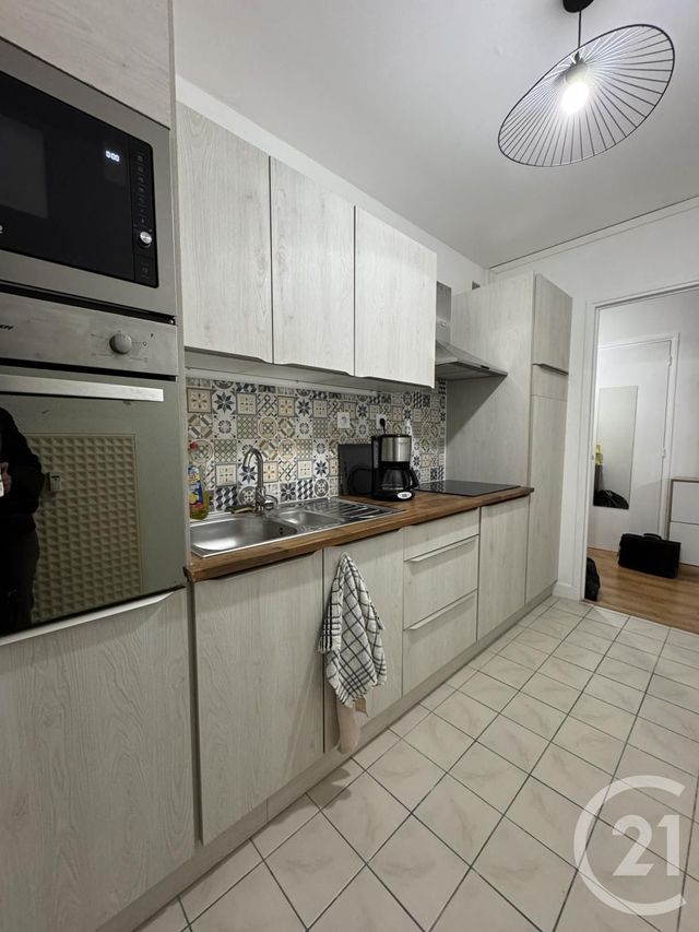 Appartement F2 à louer - 2 pièces - 46.64 m2 - COMMENTRY - 03 - AUVERGNE - Century 21 Pasquet Immobilier